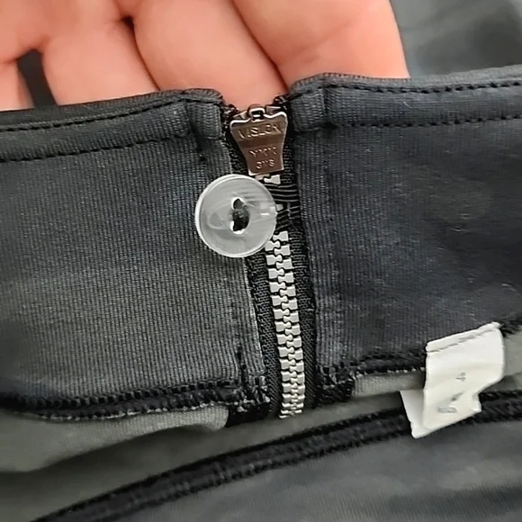 Lululemon Rocket Pencil Skirt Black Retro Grey Camo Zip Pockets Stretch Size 4 - Picture 10 of 16